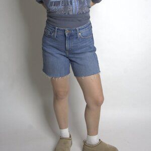 Universal Thread Women's High-Rise 90's Cutoff Jean Shorts in Medium Wash 2/26R